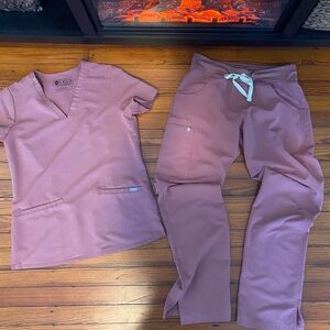 Figs Mauve Casma 3 pocket scrub top and Kade scrub pants set